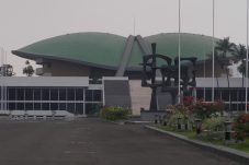 RUU no 19 Th 2006 , anggota Wantimpres RI di tetapkan menjadi Pejabat Negara