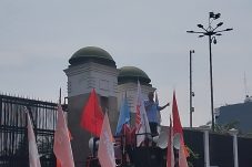 Pemerintah harus berpihak pihak pada rakyat