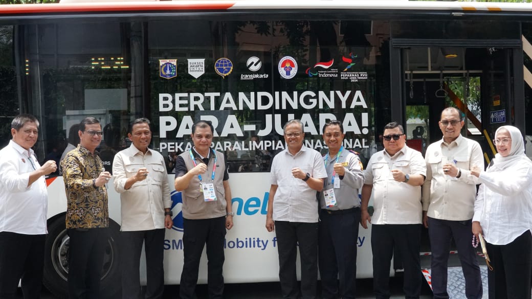 Dukung PEPARNAS XVII 2024, Ditjen Perhubungan Darat Serahkan 91 Bus Wheelchair di Surakarta