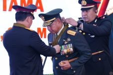 Panglima TNI Terima Penganugerahan Tanda Kehormatan Bintang Bhayangkara Utama