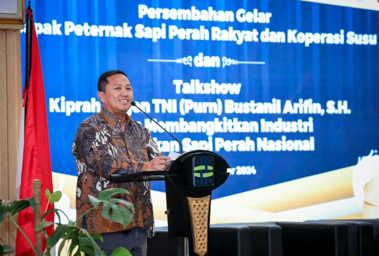 KemenKopUKM Apresiasi DPN Atas Gelar Bapak Peternak Sapi Perah Rakyat pada Bustanil Arifin