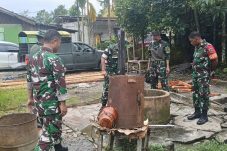 Kodim 1710/Mimika Bangun 4 Sumur Bor dan MCK