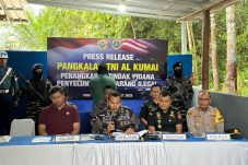 Pakaian Bekas Asal Malaysia di Pelabuhan Panglima Utar Kalimantan Tengah Berhasil di Gagalkan Sub Satgas Penyelundupan TNI