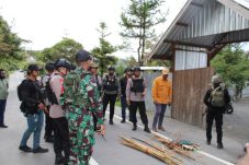 Gabungan TNI-POLRI Gelar Sweeping dan Razia Berskala Besar