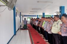 Polres Pelabuhan Tanjung Priok Gelar Sholat Ghoib Untuk Anggota yang Gugur di Lampung