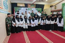Dandim 0502/JU Berbagi keceriaan di pondok pesantren Al- Aqsha