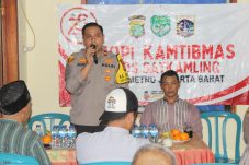 Pererat Sinergitas Kapolsek Tambora Ngopi Kamtibmas Di Pos Satkamling RW 06 Angke