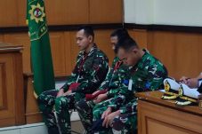 Tiga prajurit TNI Angkatan Laut (TNI AL) menjalani sidang vonis atas kasus penembakan bos rental