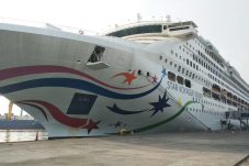 Tingkatkan devisa dan pariwisata Kapal pesiar mewah MD Star Voyager sandar di Pelabuhan Tanjung Priok