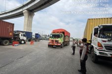 Atasi macet Ditlantas Polda backup atur lalin di Tanjung Priok