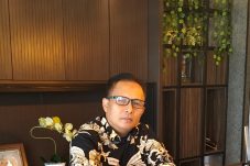 Sepak terjang Erick Thohir dinilai tidak relevan dan tidak sesuai dengan arah perubahan