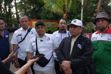 Perlu adanya komunikasi yang baik dan hubungan harmonis antara pekerja dan pengusaha