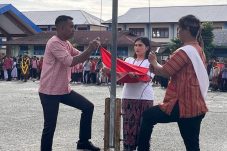 Memperingati Hardiknas Dandim 1710/Mimika Pimpin Upacara di SMPN 2 Timika