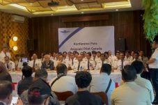 Asosiasi Pilot Garuda mendukung penuh pembenahan menyeluruh di tubuh PT Garuda Indonesia .