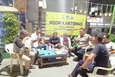 Cegah Tawuran dan Curanmor, Polisi Gelar “Ngopi Kamtibmas” Tengah Malam di Kemayoran