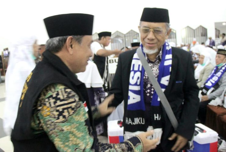 Kakankemenag Mawardi Sambut Kedatangan Hangat Jamaah Kloter Pertama Di Asrama