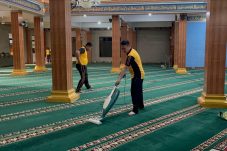 Peringati HUT Bhayangkara ke-79, Polres Metro Jakpus dan Polsek Kemayoran Gelar Bakti Religi di Masjid Al Amir