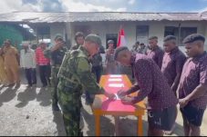 Empat orang mantan anggota OPM tanda tangan ikrar kembali ke NKRI