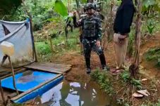 Satgas Yonif 126/KC Pastikan Air Bersih untuk Warga Kombut