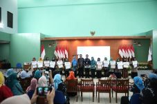 Pemkot Administrasi Jakarta Utara Berikan Penghargaan Kader dan Posyandu Berpresta