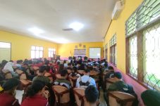 Pentingnya kesadaran cinta tanah air siswa-sisw SMK N 3 Buru Selatani ikuti sosialisasi bhaaya radikalisme