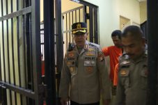 Kapolres Kepulauan Seribu ngecek kondisi tahanan di rutan Pulau Karya