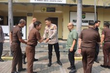 Kepala Kejari Jakarta Utara sowan ke Polres Pulau Seribu