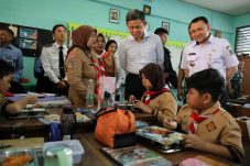 Program makan Bergizi Gratis di Jakarta Utara dikunjungi Menteri Pertahanan Singapura