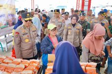 Bantu Tekan Inflasi, Polri Gelar Pasar Murah di Malang