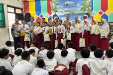 Unang: gemar makan Ikan membentuk generasi sehat , kuat dan cerdas