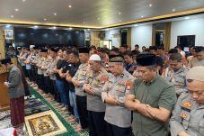 Gelar sholat ghaib bentuk penghormatan Polri kepada driver ojol yang wafat di unras