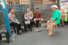 Respons Cepat Laporan 110, Polsek Kemayoran Bubarkan Pesta Miras di Kebon Kosong