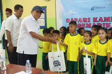 Canangkan gemar makan ikan, siswa-siswi SD di Pulau Panggang dapat olahan ikan