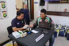 Pastikan kesehatan pengemudi ojol, Polres Priok gelar pemeriksaan kesehatan