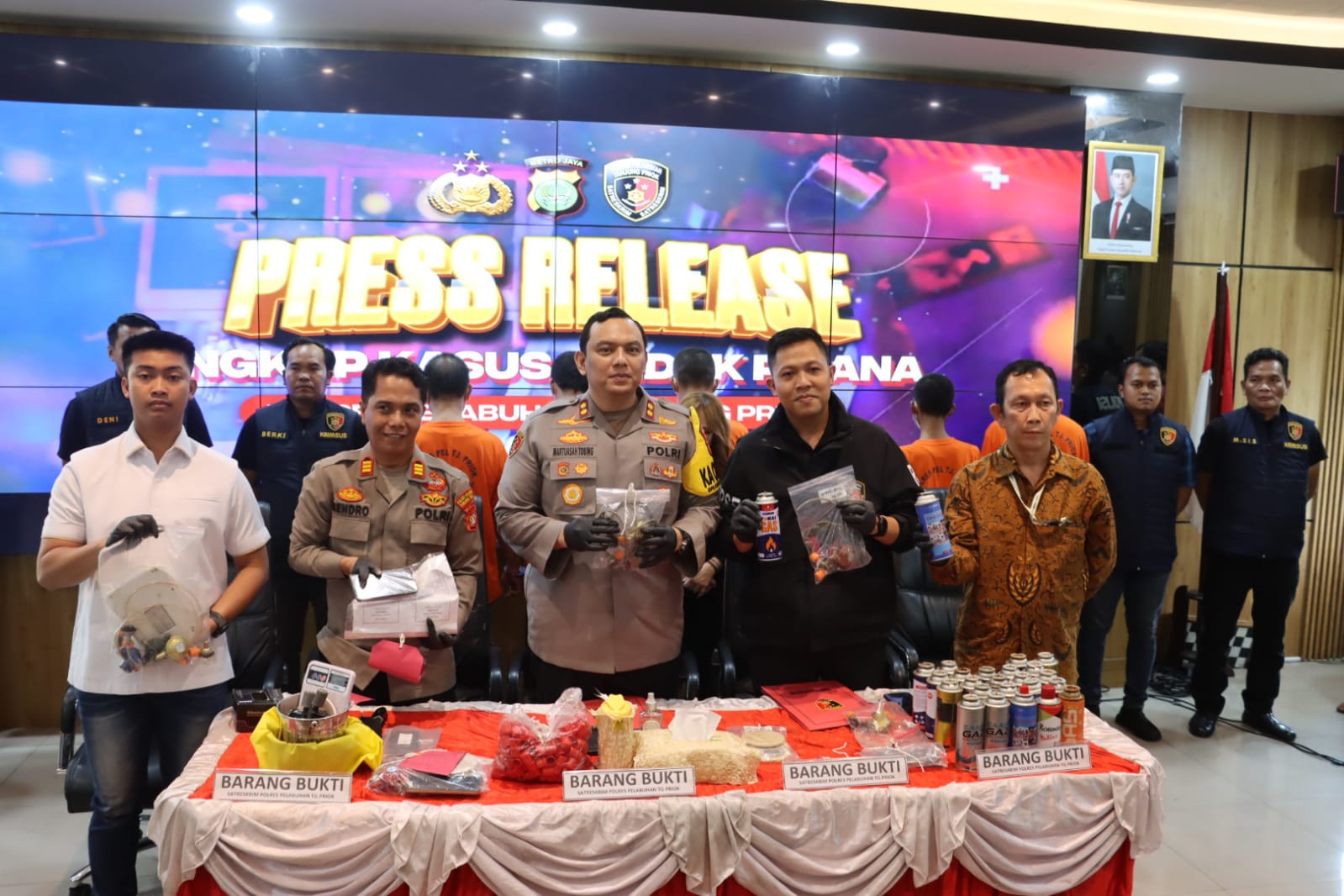 Polres Priok ringkus enam pria pengoplos gas bersubsidi