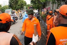 Pemkot Jakarta Barat Peringati Hari Bersih – bersih sedunia 2025