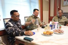Hendra menerima kunjungan silaturahmi Danpuspomal menegaskan Komitmen Bersinergi