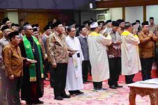 Pengurus Forum Kerukunan Umat Beragama (FKUB) Provinsi DKI Jakarta masa bakti 2025–2030 resmi di kukuhkan Gubernur