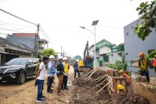 Bangun Turap Beton di Bintaro Gallery Tangsel, Pilar Targetkan Pengerjaan Selesai Tepat Waktu