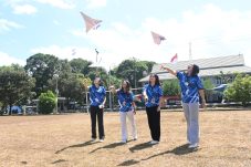 Semarakkan Dirgantara Fair 2025 ada aksi terbangkan Pesawat Kertas