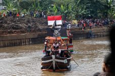 Dinas Lingkungan Hidup DKI Jakarta Gelar Festival Ciliwung dan Parade Perahu Cilung 2025