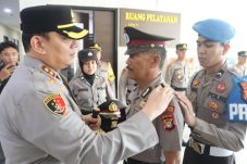 Upacara Kenaikan Pangkat Pengabdian IPDA Prapto Supriyadi di Polres Pelabuhan Tanjung