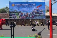 PSMTI Nganjuk sampaikan persatuan dan kesatuan melalui kolaborasi Barongsai dan Pencak Silat
