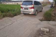 Warga di Desa Kali Jaya keluhkan Jalan rusak, desak di perbaiki