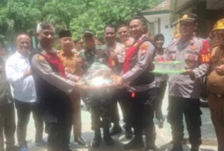 Rombongan Polsek Cikarang Utara sambangi Kodum 0509 Kab. Bekasi, beri ucapan HUT TNI