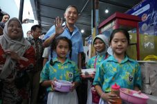 Pengusaha dan Organisasi Masyarakat jadi donatur Makan Bahagia Gratis di Jakarta Barat