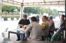 Penyekatan Massa di depan Plaza Maspion Pademangan untuk memberikan pelayanan terbaik kepada masyarakat