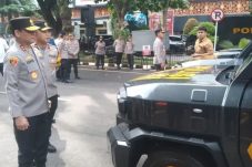 Kapolda Metro Jaya menyerahkan 40 unit mobil Pamapta yang disebar ke 13 Jajaran Polres