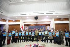 19 Pegawai Negeri Sipil di Lingkungan Pemkot Jakarta Utara dan Kepulauan Seribu menerima SK Pensiun