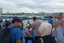 Di layani dengan humanis, para wisatawan di dermaga Kali Adem merasa nyaman